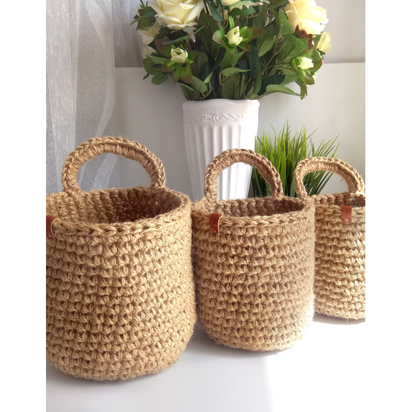 hanging crochet basket 14.jpg