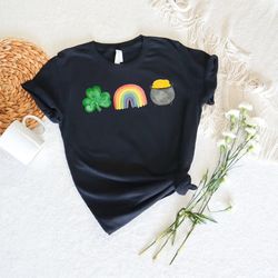 St Patricks Day Tshirt,Cute Women Crewneck St Pattys Shirt,Shamrock Lucky Rainbow Tshirt - T78