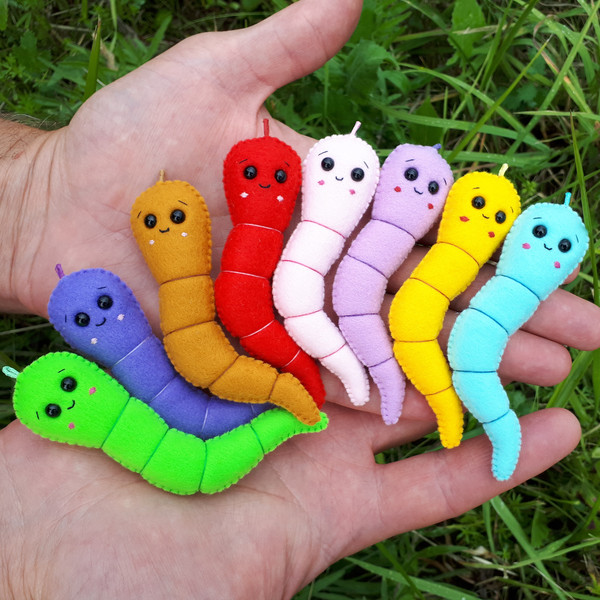 Colorful-Worms-ornament