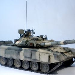Pro Built Model Russian main battle tank T-90, 1/35 scale