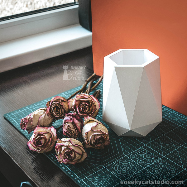 Vase-Planter-flowerpot-DIY-papercraft-paper-craft-low-poly-Pepakura-PDF-3D-Pattern-Template-Download- origami-sculpture-model-decor-flower-3.jpg