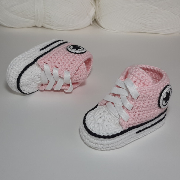 pink-baby-shoes