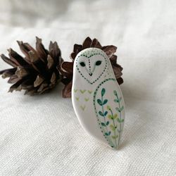 Ceramic barn owl brooch Small barn owl pin Owl lover gift Miniature owl Ceramic animals Bird lover gift