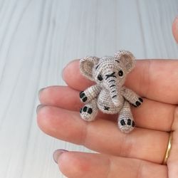Elephant tiny figurine, miniature toy, pet for doll, friend for doll, dollhouse miniature, miniature animals, souvenir.