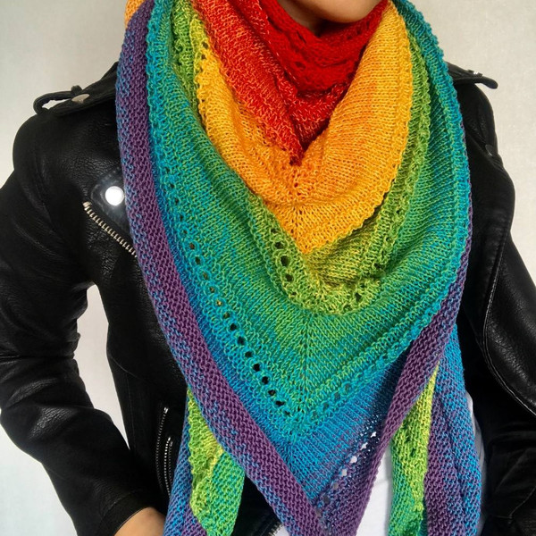 Rainbow blanket scarf.jpg