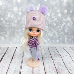 Clothes for dolls. Outfit for Petite Blythe doll. 4 piece set. Beanie for a miniature doll. T-shirt. Socks. Pants.