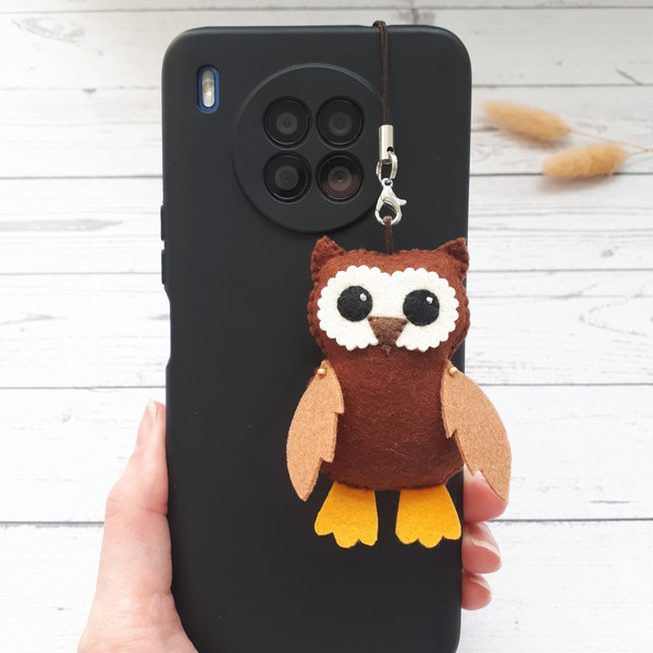 owl-plush-phone-charm