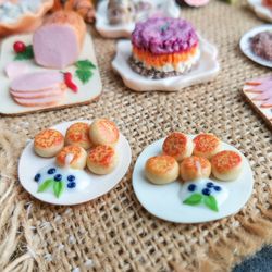 Miniature dessert 1/6 mini round cheesecakes - realistic dollhouse food