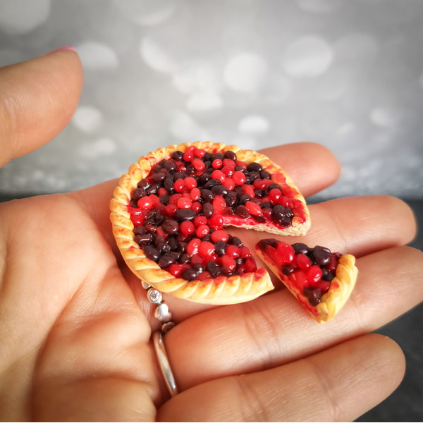 miniature berry pie.jpg