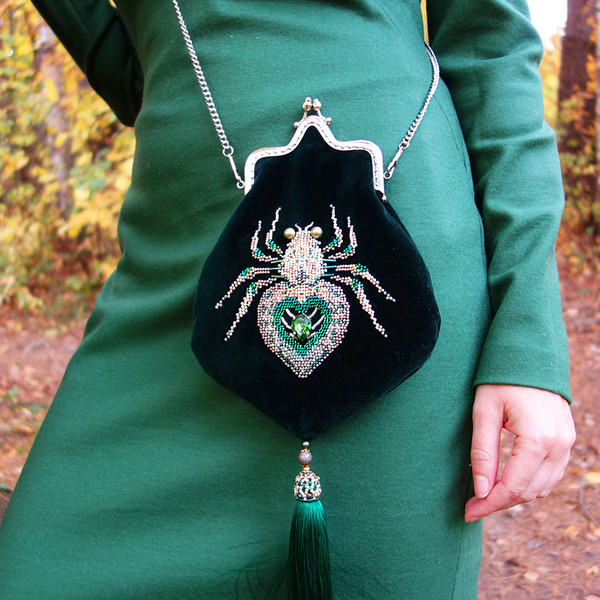 emerald velvet purse.jpg