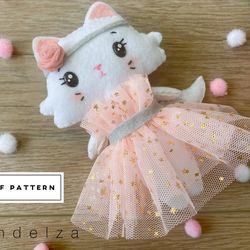 Cat felt PDF pattern. DIY kitty plushie toy doll sewing with easy pattern tutorial. Baby cat felt toy pattern.