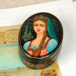 Mary in St. Petersburg lacquer box beauty hand painted Russian art