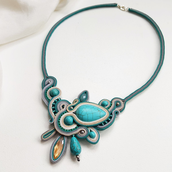 Blue-statement-necklace