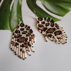 Little boho earrings Small boho earrings Huichol Earrings Leopard beaded earrings Shine tassel earrings Animal print