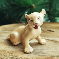 figurine lion cub porcelain, statuette, lion statue