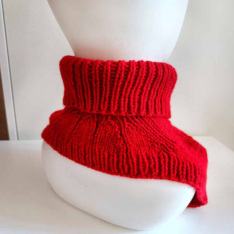 Women red color handknit neckwarmer red knit neckwarmer warm soft snood Christmas gift