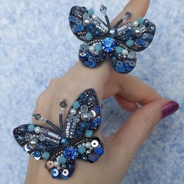 accessories "Moths" on the hand