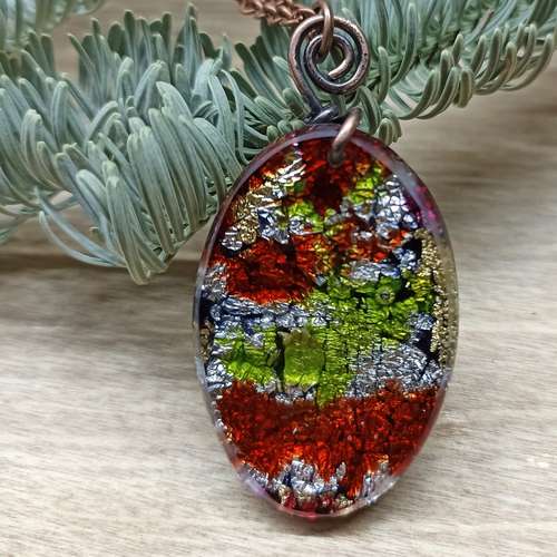 Oval resin pendant necklace inspired by Murano glass