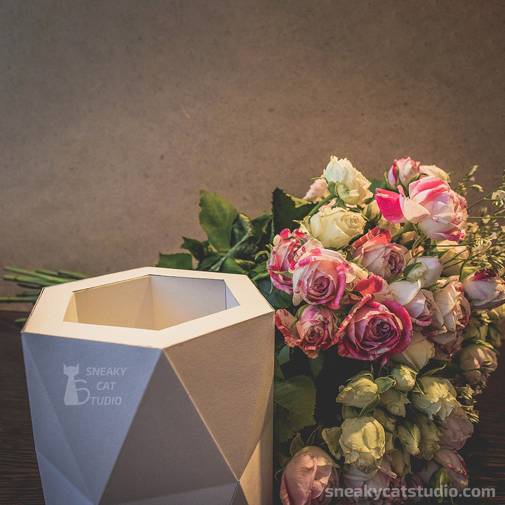 Vase-Planter-flowerpot-DIY-papercraft-paper-craft-low-poly-Pepakura-PDF-3D-Pattern-Template-Download- origami-sculpture-model-decor-flower-10.jpg