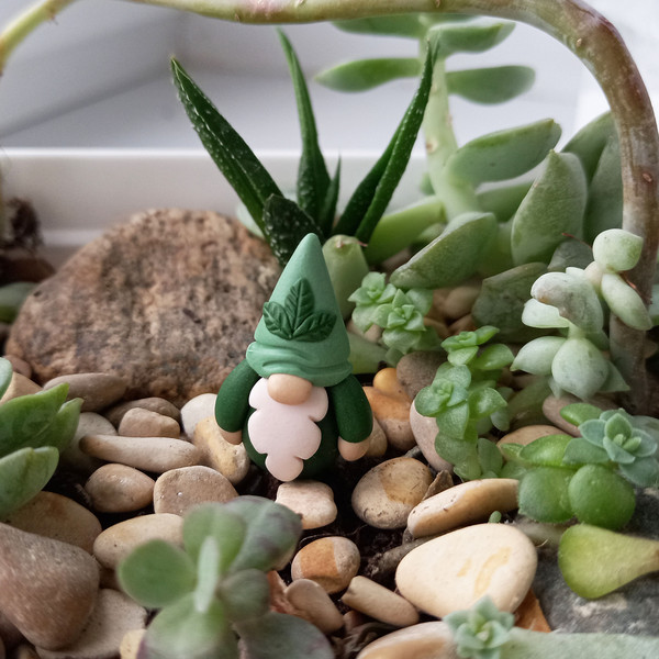 miniature gnome planter stick - Plant Pot Decoration 5.jpg