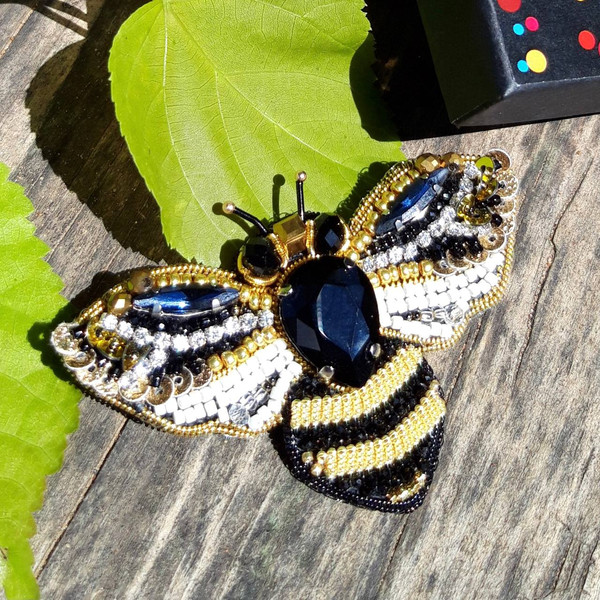 Bee Brooch, Embroidery, Insect Jewelry, Pin Accessory, Crystal Bee