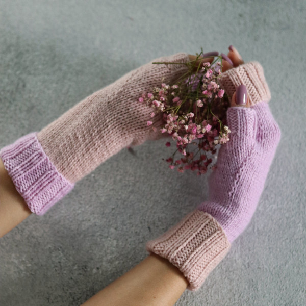 knitted mitts