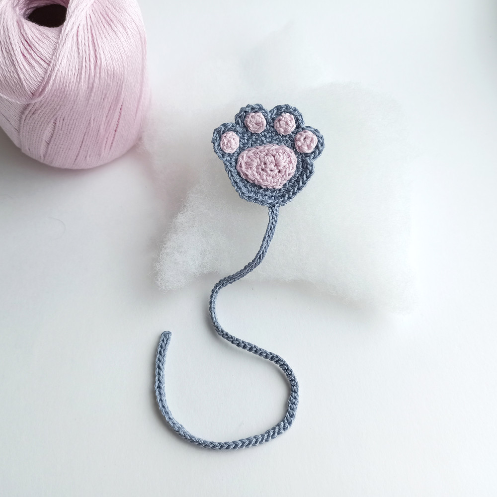 Crochet_Cat_Paw_Bookmark_on_a_White_Background_2.jpg