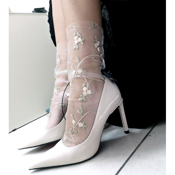 cootagecore-lace-embroidered-socks-floral-pattertn-coquette-socks-heels.jpg