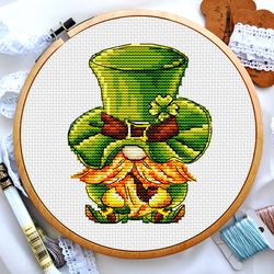 St. Patrick's Day gnome cross stitch, Spring gnome cross stitch, Magic clover cross stitch, Digital PDF