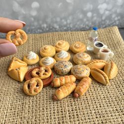 Miniature pastry 1/6: dollhouse bakery food - barbie dollhouse food