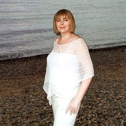 White linen poncho cape. Knitted summer accessory for women. Linen asymmetric top. Wedding summer  cover up shoulder.