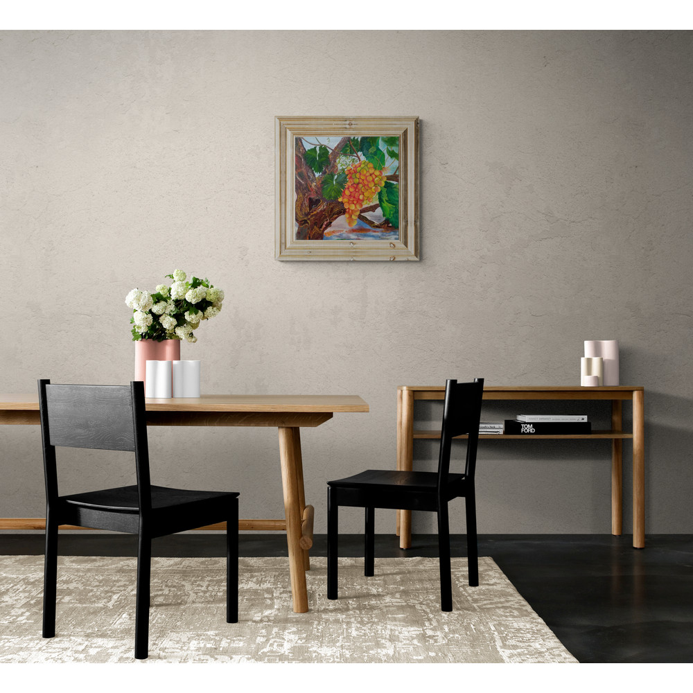 Dining_area_with_wooden_furniture.jpg