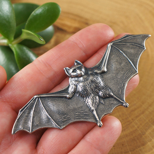 bat-wings-vampire-goth-gothic-animal-brooch-pin-jewelry