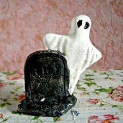 Ceramic tombstones with ghost. Fish tank decor. Planted decorations