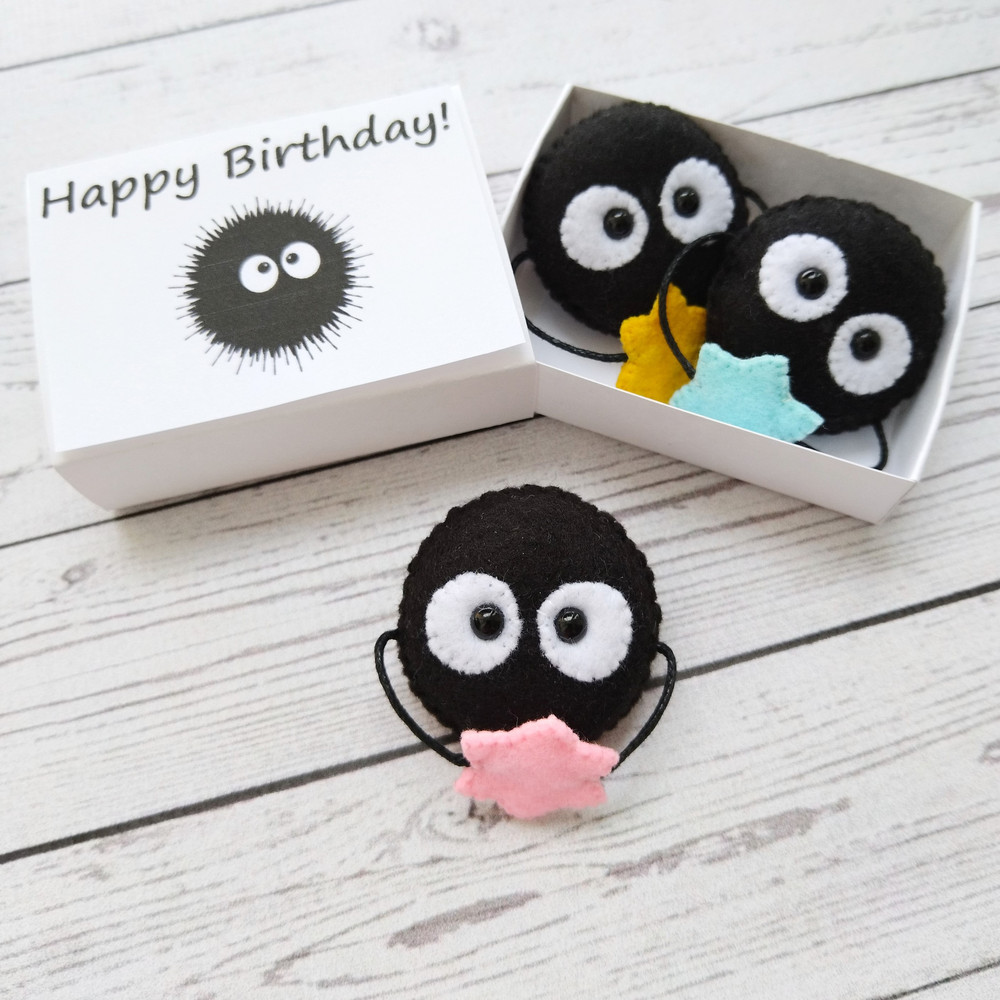 Soot-Sprite-pocket-hug