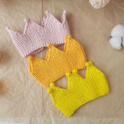 Baby headband crown. Headband-crown in different colors for kids 0-3 month. Gift for baby. Knitted head crown