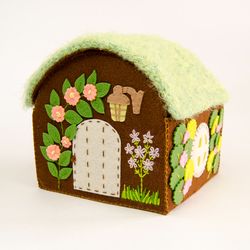 Dollhouse for mouse, cosy play house from felt
