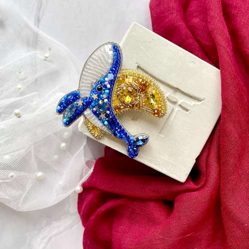 Moon Whale Beaded Brooch, Handmade Embroidered Jewelry, Blue Brooch, Pin Crescent, Moon Brooch, Whale Brooch, Blue