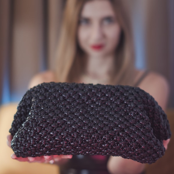 Macrame bag tutorial, macrame pursemaker, DIY macrame, bag | Inspire Uplift