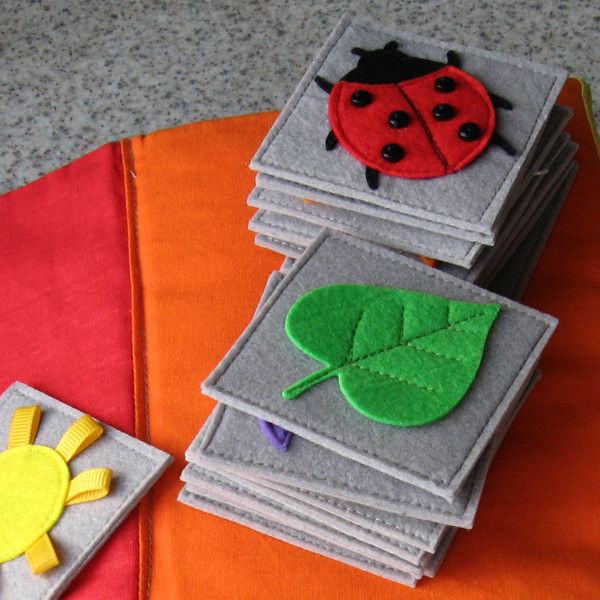 Colors-sorting-mat-with-felt-cards-3