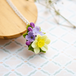 Handcrafted necklace necklace with lilac and daffodil flowers, Delicate spring gift, Women flower accessories