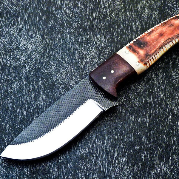 Custom handmade bowie knives near me in arizona.jpg