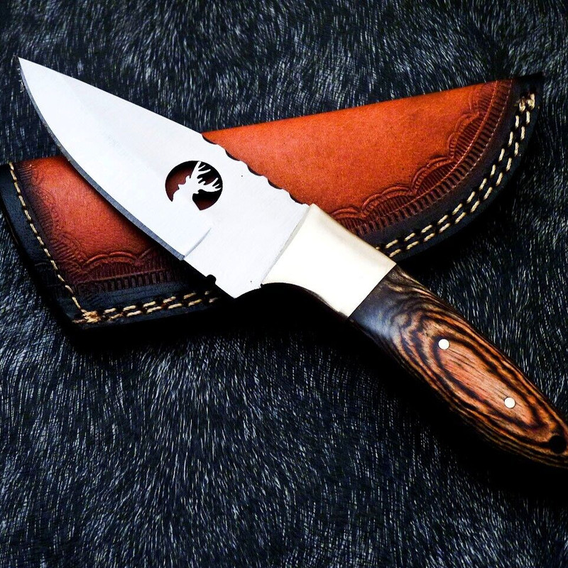 Custom handmade bowie knives dist of colombia.jpg