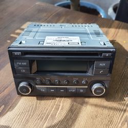 Nissan 28185BH30 Car Audio Radio CD-Player Stereo AGC-0071RF Radio code included