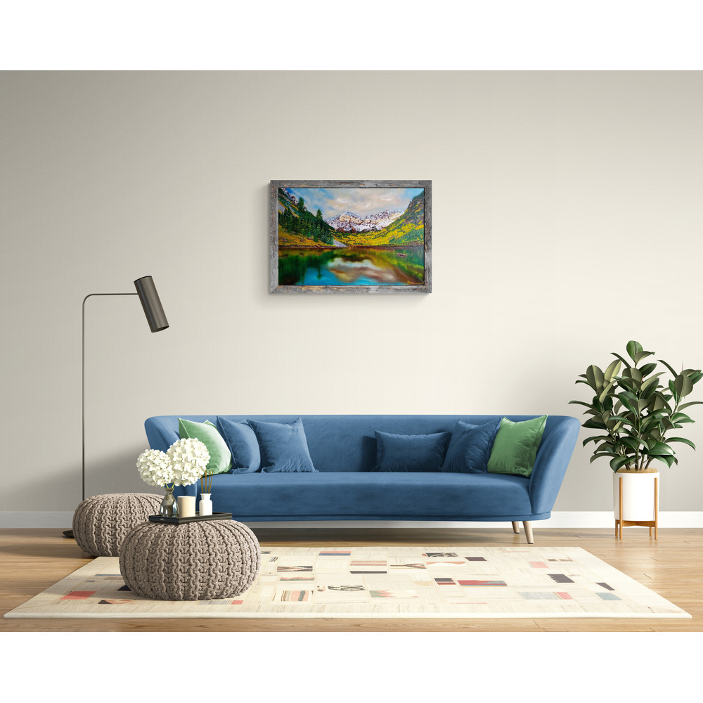 Modern_chic_living_room_interior_with_long_sofa.jpg