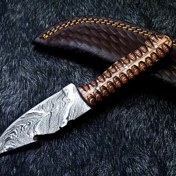 Custom handmade bowie knives near me in kansas.jpg
