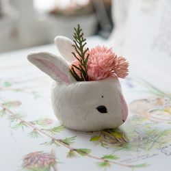 Bunny Bud Vase: Handmade Cute Ceramic Rabbit Head Vase - A Perfect gift for Bunny Lovers and Charming Home Decor