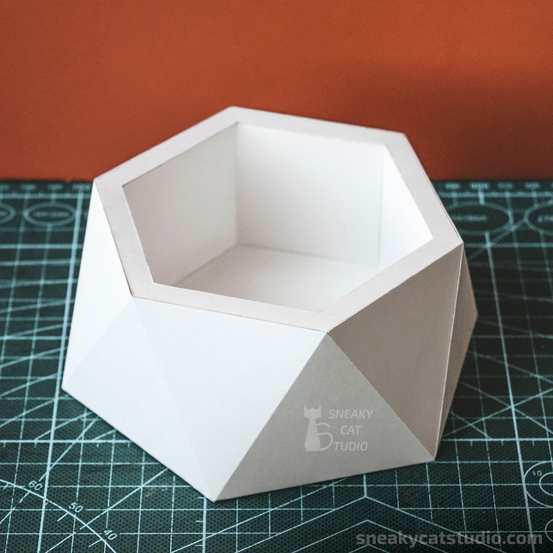 Vase-Planter-flowerpot-DIY-papercraft-paper-craft-low-poly-Pepakura-PDF-3D-Pattern-Template-Download- origami-sculpture-model-decor-flower-1.jpg