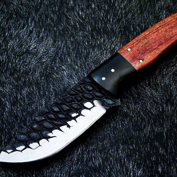 Custom handmade bowie knives near me in california.jpg