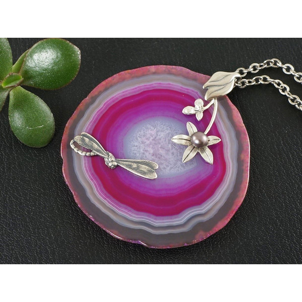 large-pink-agate-slice-gemstone-pendant-necklace